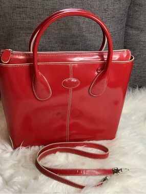 TOD’S Red Patent Leather Tote D Bag - Women